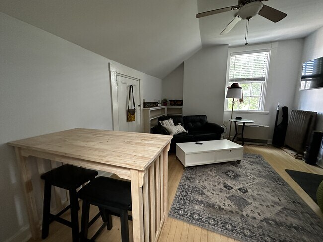 Sala de estar - 10 Pine St