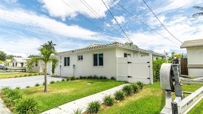 Building Photo - 1471 NW 10th St