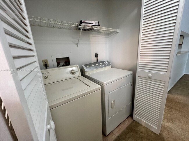 Foto del edificio - 665 SW 113th Way