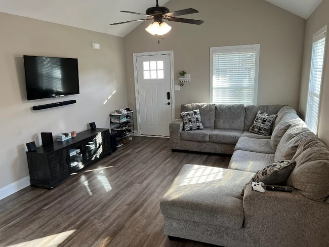 Building Photo - 201 Geneva Ln