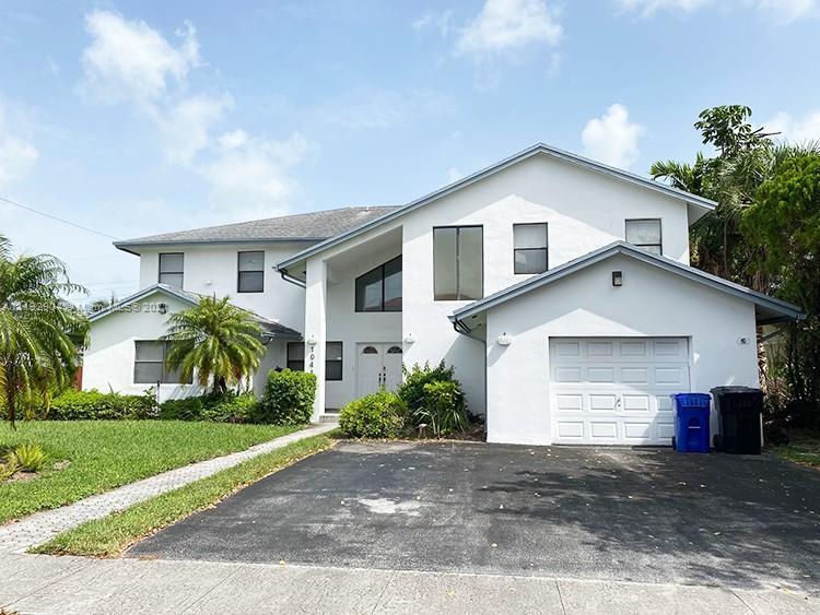 Foto principal - 1041 NE 165th Terrace