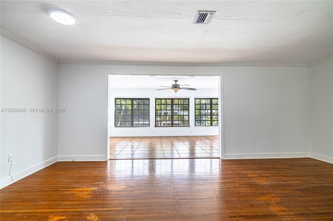 Building Photo - 740 Jeronimo Dr