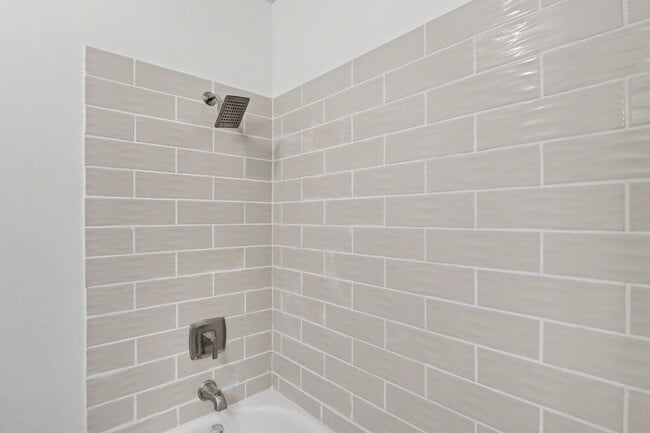 Building Photo - 1 bedroom for rent!