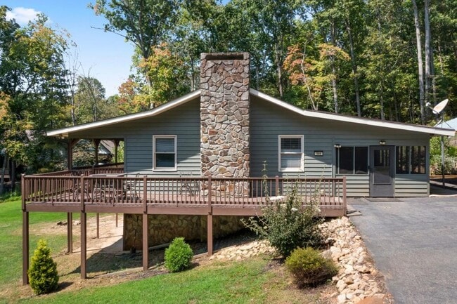 Building Photo - 568 Prince Dr