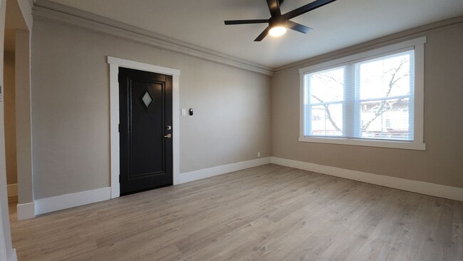 Foto del edificio - 7752 Kingsbury Blvd