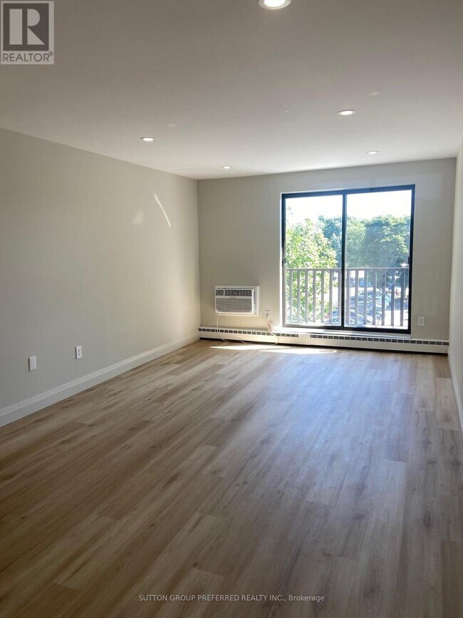 Photo du bâtiment - 225 Campus Pkwy