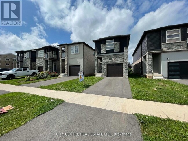 Building Photo - 308 Louise St.