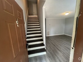 Building Photo - 147 Woodland Dr