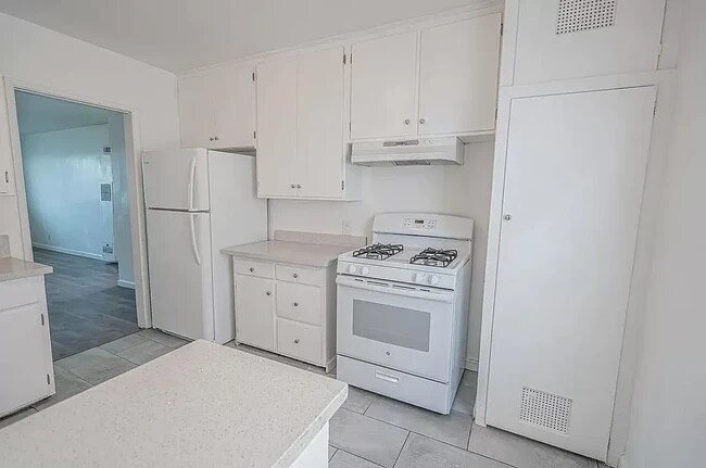 Foto del edificio - 3213 Bartdon Ave