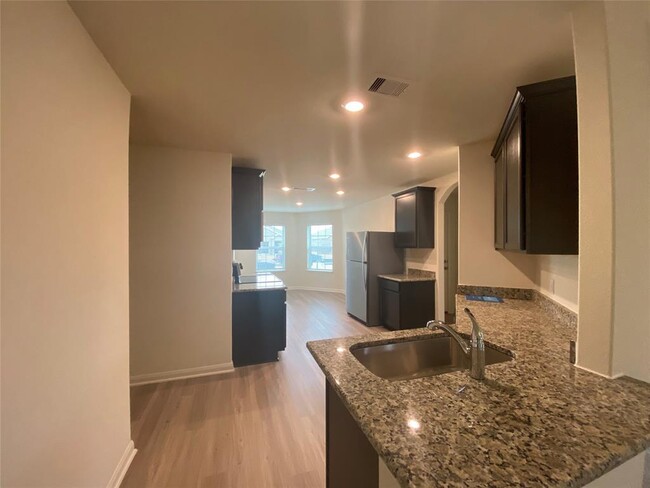 Building Photo - 2107 Mule Ridge Dr