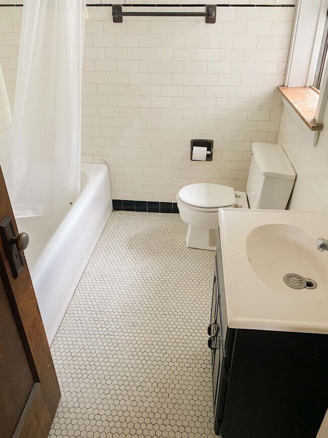 Foto del edificio - 2625 W Berwyn Ave