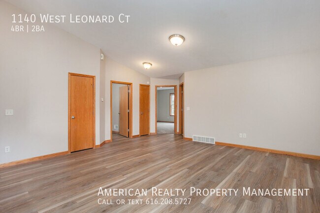 Foto del edificio - 1140 W Leonard Ct