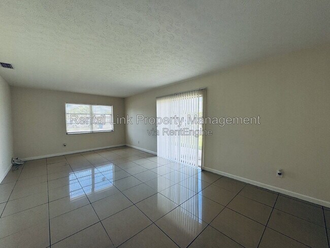 Foto del edificio - 3619 SE 9th Pl