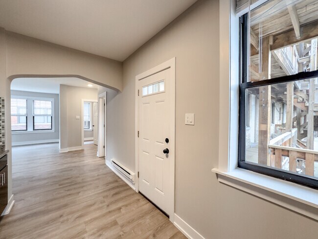 Foto del edificio - 4412 N Wolcott Ave