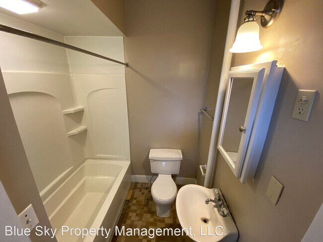 Foto del edificio - 4 br, 2 bath House - 817 w. North St.