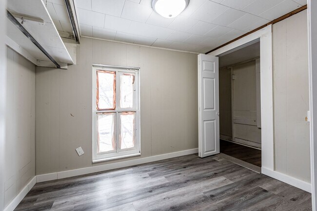 Building Photo - nre512