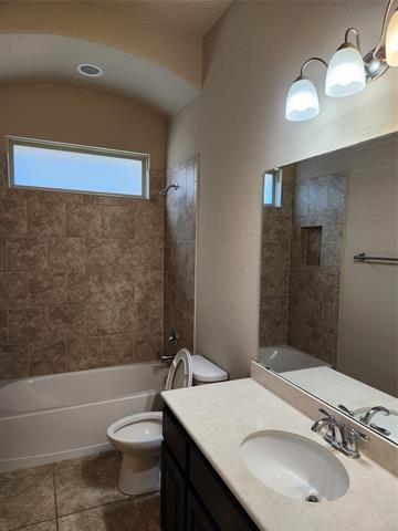 Foto del edificio - 2010 Sorrento Ln