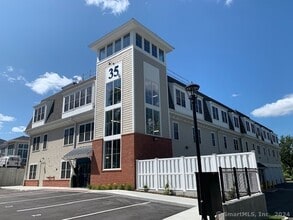 Building Photo - 35 Old Quarry Rd