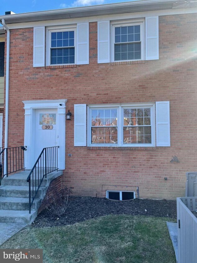 30 Sydnor St, Hamilton, VA 20158 Townhome Rentals in Hamilton VA