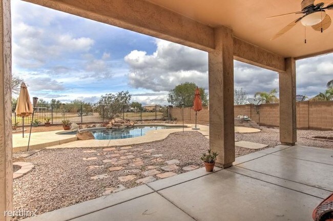 Building Photo - 3 br, 2.5 bath House - 28934 N Saddle Way