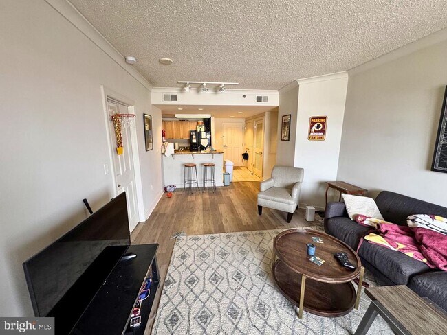 Foto del edificio - 777 7th St NW