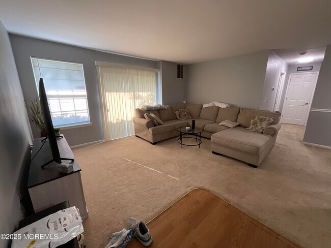 Building Photo - 41 Fennec Ct