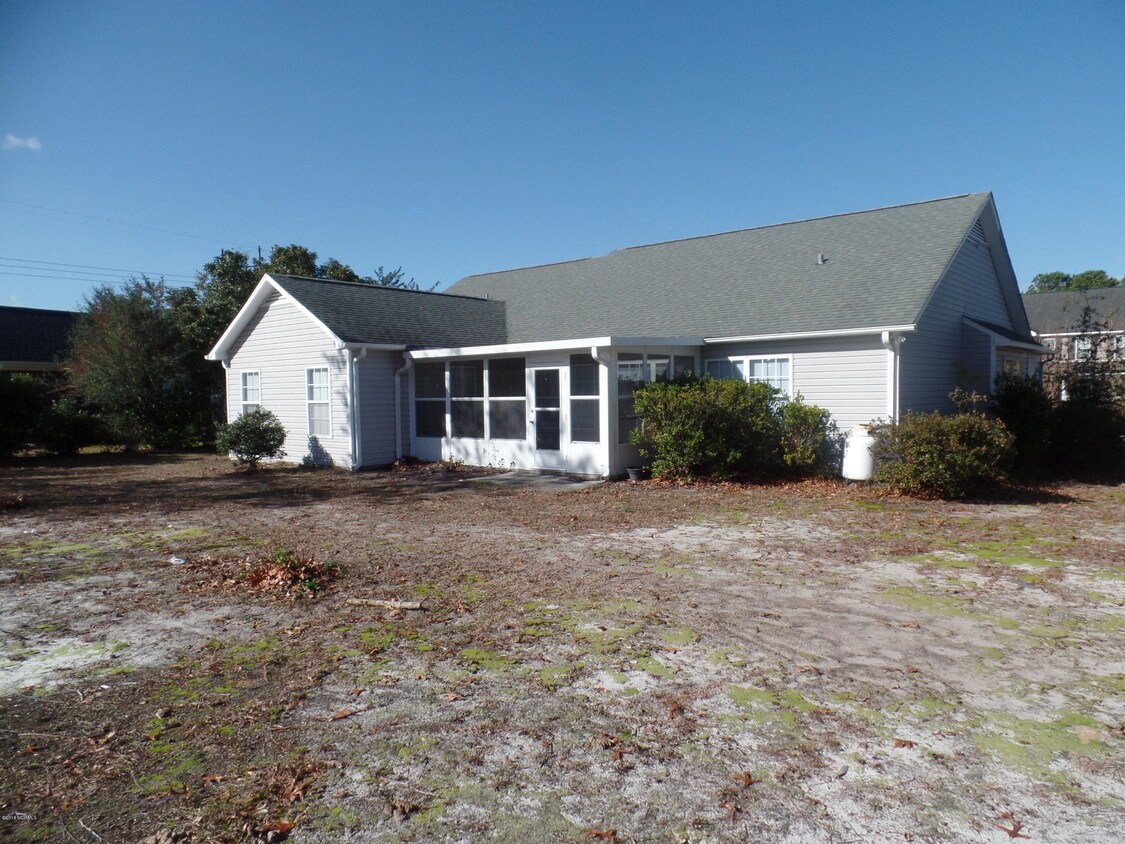 Primary Photo - 4801 Grouse Woods Dr