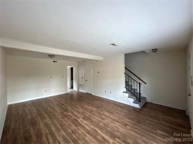 Building Photo - 8905 Hunter Ridge Dr