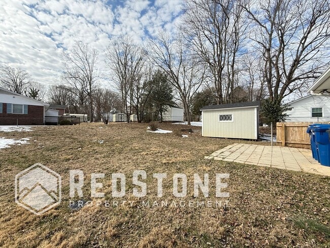 Building Photo - 136 Westview Dr