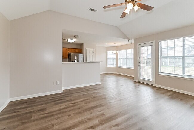 Foto del edificio - 1483 S Goodlett Grove Cove