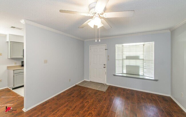 Building Photo - 3636 Greenacres Place Dr
