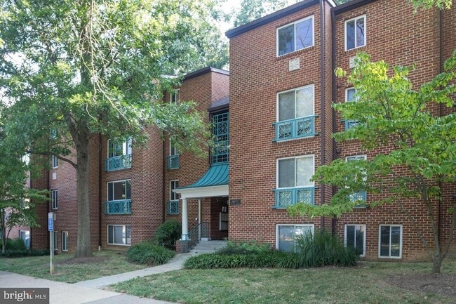 Foto del edificio - 11803 Breton Ct