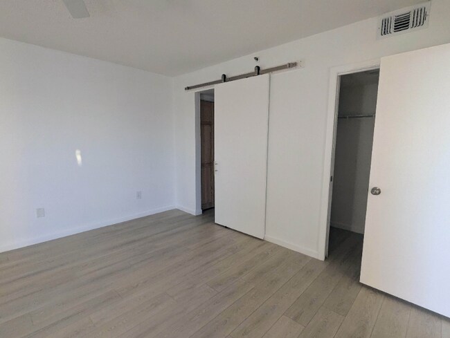 Foto del edificio - 896 N Federal Hwy