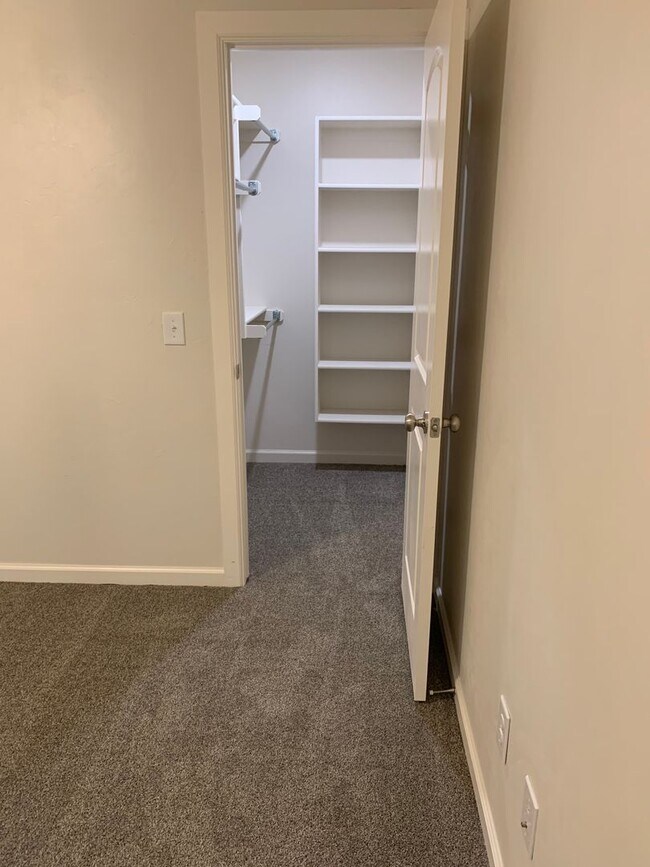 Foto del edificio - 3 bedroom, 2.5 bathroom, 2 car garage Gate...