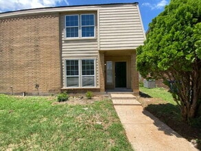 Building Photo - 2230 Chase Ct