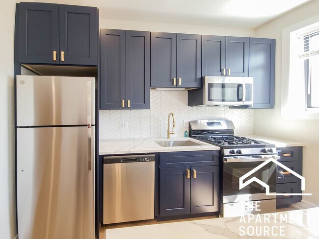 Photo - 2020 W Montrose Ave Apartment