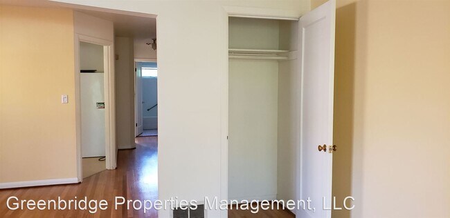 Foto del edificio - 2 br, 1 bath House - 38 NE 61st Ave.
