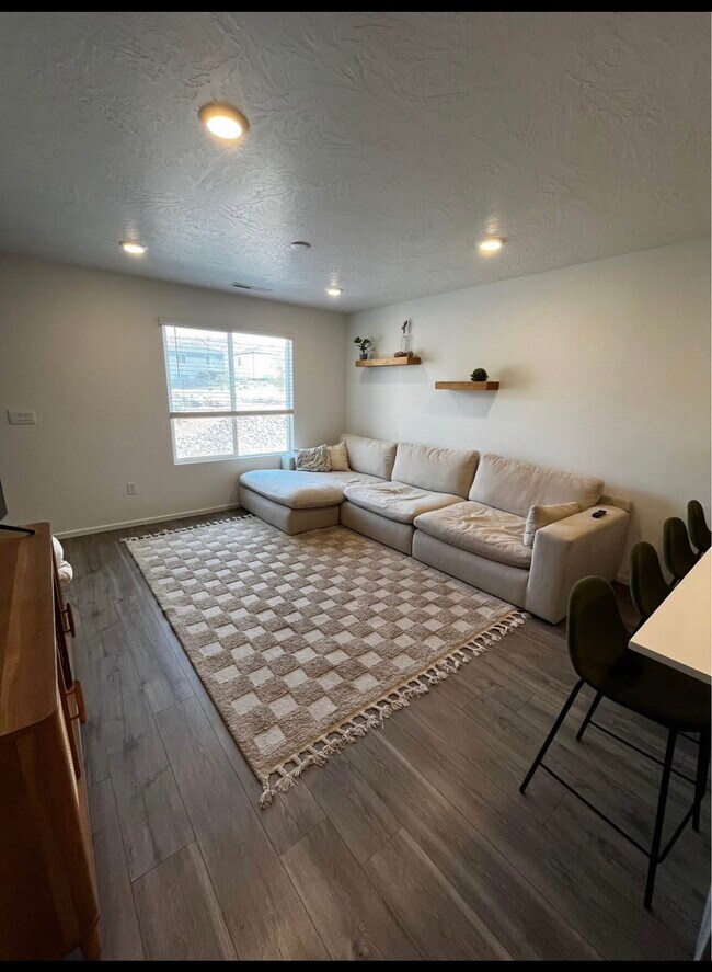 Foto del edificio - 3182 E Elkhorn Ln