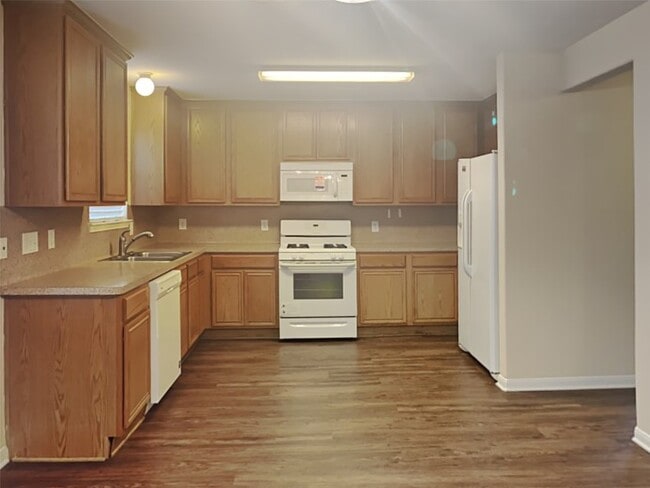 Foto del edificio - 1913 Plum Falls Ln