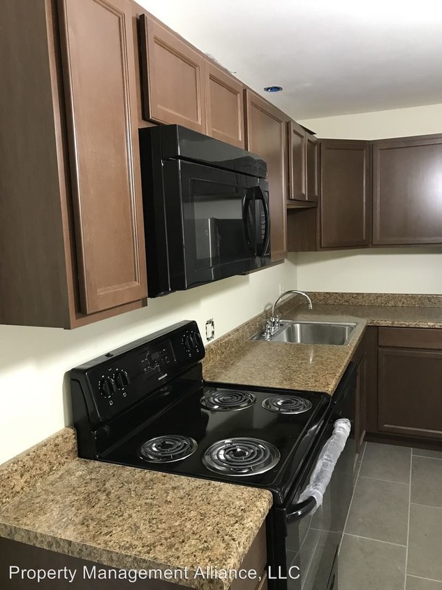 Building Photo - 2 br, 1 bath Apartment - 109 Essex Street