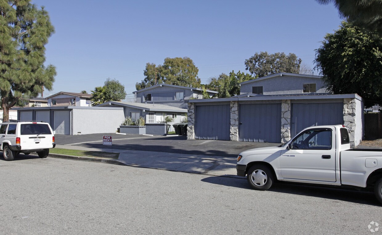 Building Photo - 2214 Rutgers Dr