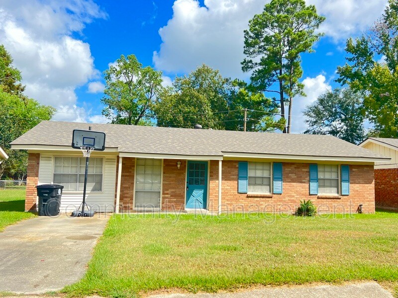 Primary Photo - 16801 Vermillion Dr
