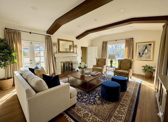 Building Photo - 630 Mercedes Ave