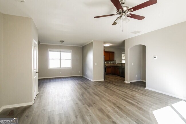 Foto del edificio - 30 Inverness Ave