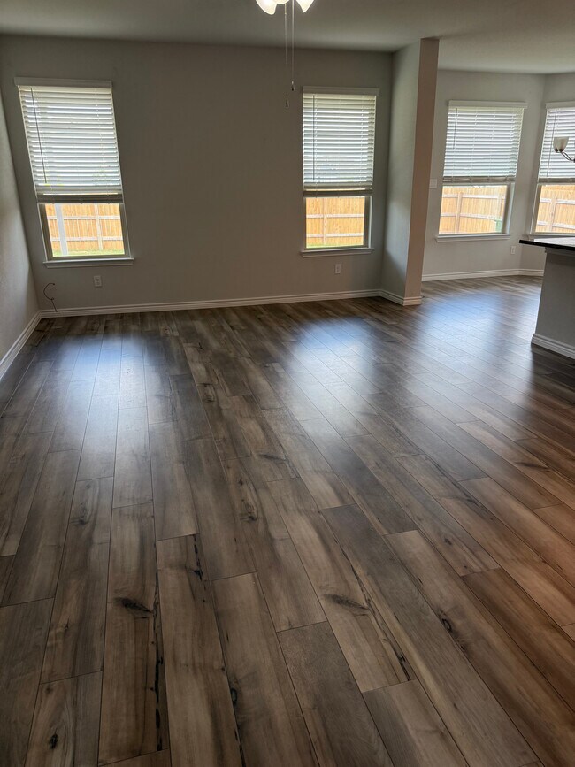 Foto del edificio - 5700 Foggy Lagoon Dr