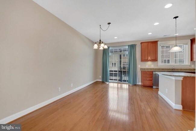 Foto del edificio - 42726 Tunstall Terrace