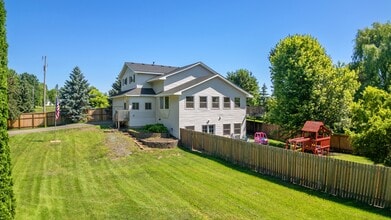 Building Photo - 645 US-12