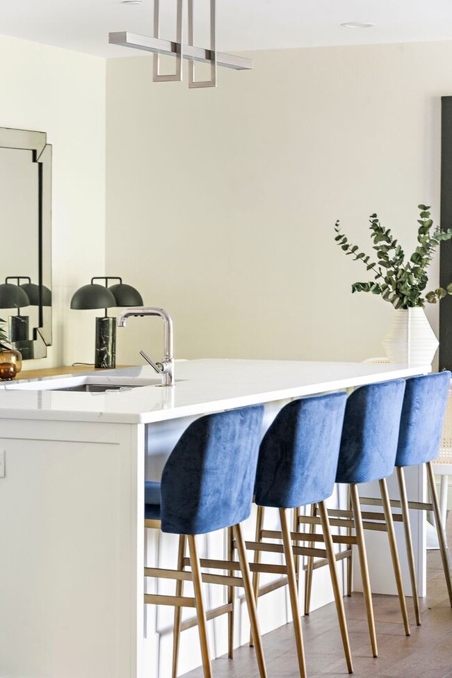 Building Photo - 1 Bed • 1.5 Bath • Garage Parking • New Luxury Building – Available now, February, March or April...