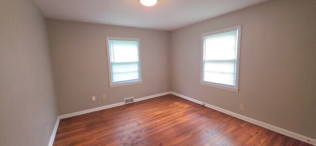 Foto del edificio - 3 Bedrooms 2 Bathrooms for $1,250! Roundtree area!