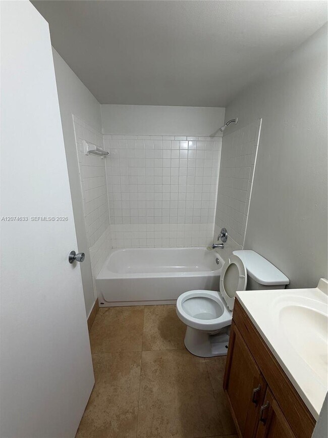 Foto del edificio - 8429 Forest Hills Dr